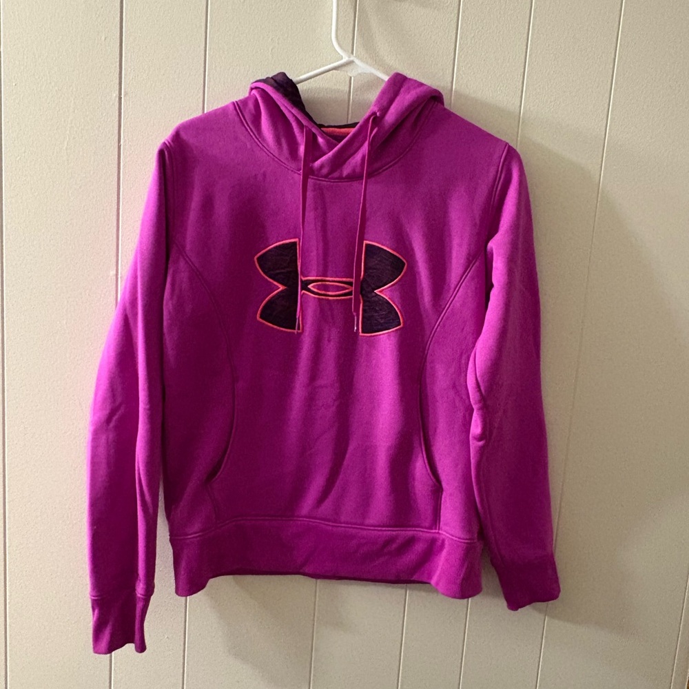 Under Armour Women's Pink purple sweatshirt size medium bright slim fit